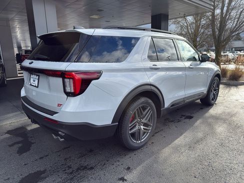 New 2026 Ford Explorer ST image 4