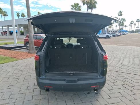 Used 2022 Chevrolet Traverse RS FWD image 7