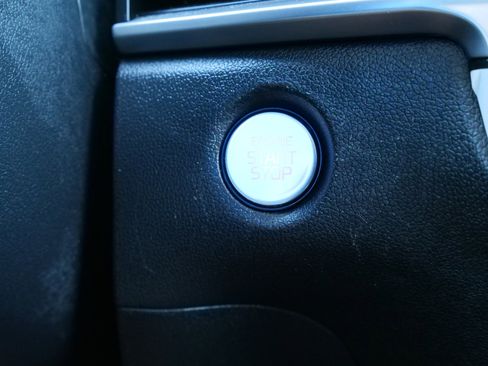 Certified 2024 Kia Sorento S image 25