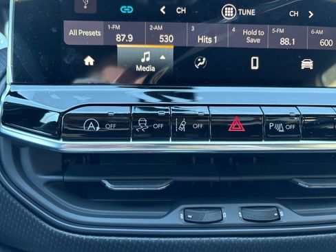 New 2026 Jeep Compass Limited image 21