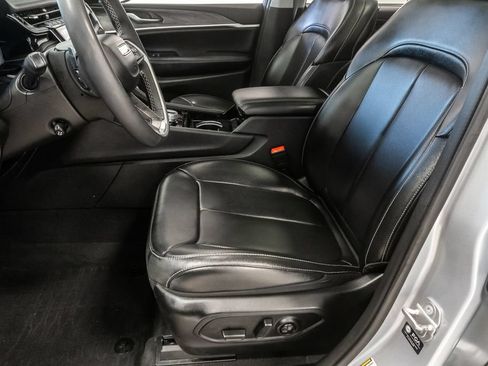 Used 2023 Jeep Grand Cherokee 4WD 4xe w/ Luxury Tech Group II image 12