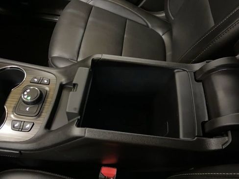 Used 2023 GMC Acadia SLT AWD/4WD image 55