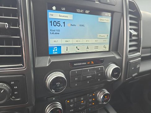 Used 2018 Ford F150 Lariat w/ Equipment Group 502A Luxury AWD/4WD image 20