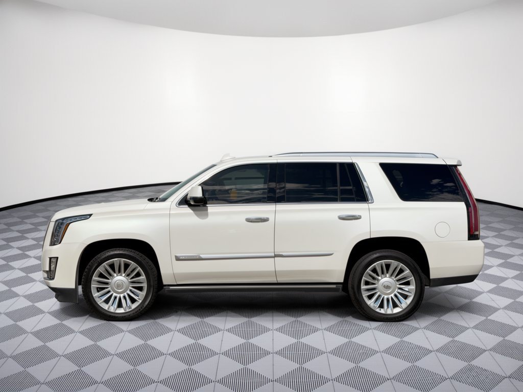 Used 2019 Cadillac Escalade Platinum AWD/4WD image 2