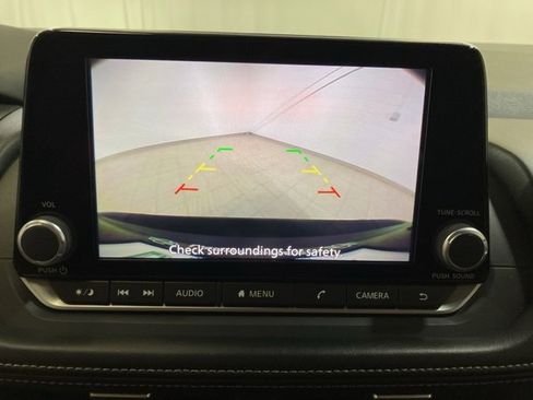 Used 2024 Nissan Rogue SV image 16