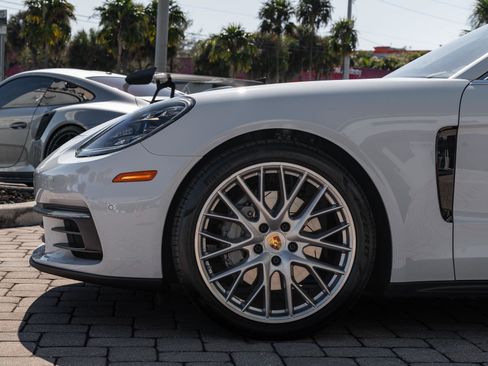Used 2018 Porsche Panamera 4S image 35