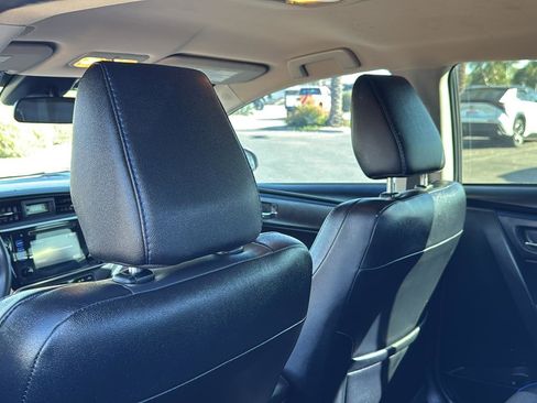 Used 2019 Toyota Corolla SE image 26