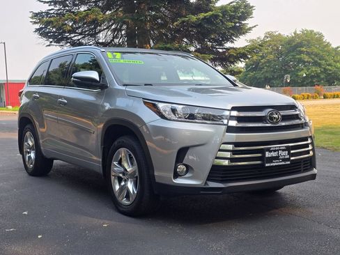 Used 2017 Toyota Highlander Limited AWD/4WD image 7