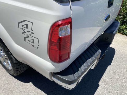 Used 2011 Ford F250 Lariat w/ Lariat Interior Pkg image 11