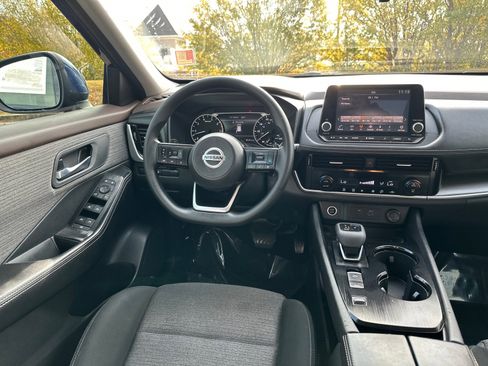 Certified 2021 Nissan Rogue SV image 22