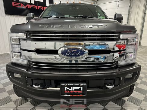 Used 2019 Ford F250 Lariat w/ Lariat Ultimate Package image 4