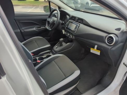 Used 2025 Nissan Versa S w/ Trunk Package FWD image 23