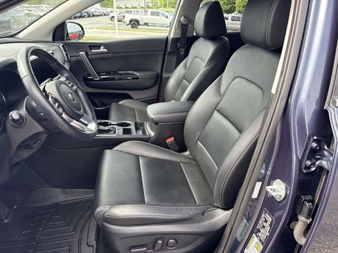 Used 2022 Kia Sportage EX image 11
