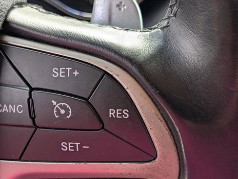 Used 2014 Jeep Grand Cherokee Limited w/ Luxury Group II image 4