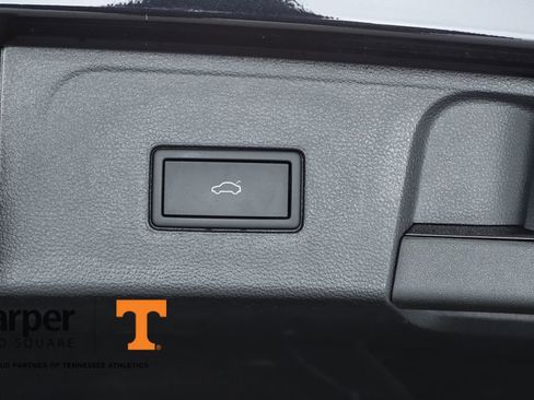 Used 2025 Volkswagen Atlas SEL AWD/4WD image 70