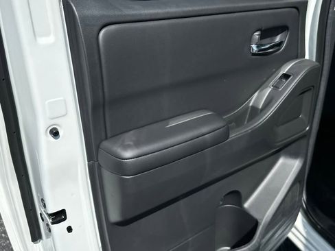 New 2025 Nissan Frontier SV w/ SV Convenience Package image 14