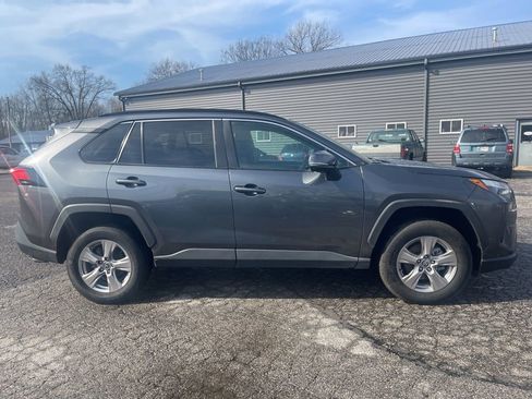 Used 2022 Toyota RAV4 XLE w/ Convenience Package image 9