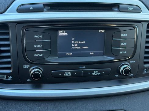 Used 2017 Kia Sorento AWD image 15