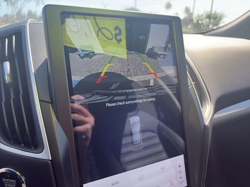 Used 2024 Ford Edge SEL w/ Convenience Package image 21