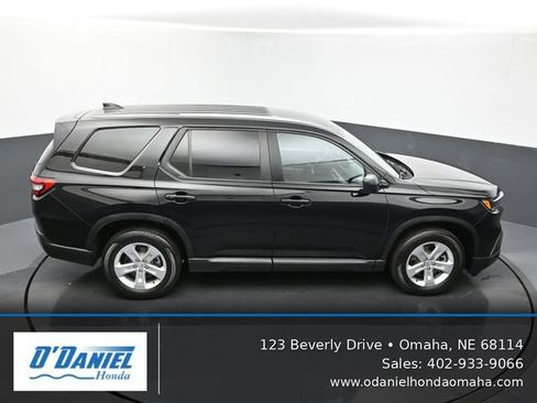 Used 2024 Honda Pilot LX image 19