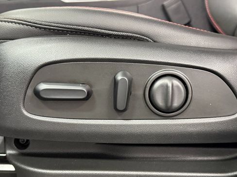 Used 2023 Chevrolet Bolt EUV Premier w/ Super Cruise Package FWD image 29