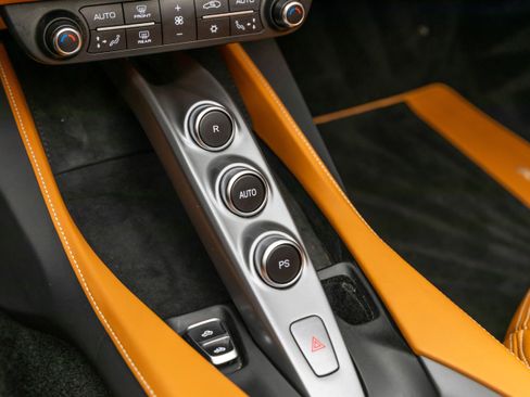 Certified 2022 Ferrari Portofino M image 5