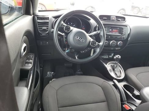 Used 2015 Kia Soul ! FWD image 10