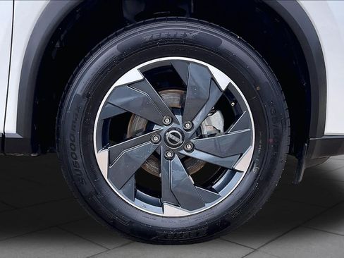 Used 2024 Nissan Rogue SV AWD/4WD image 11
