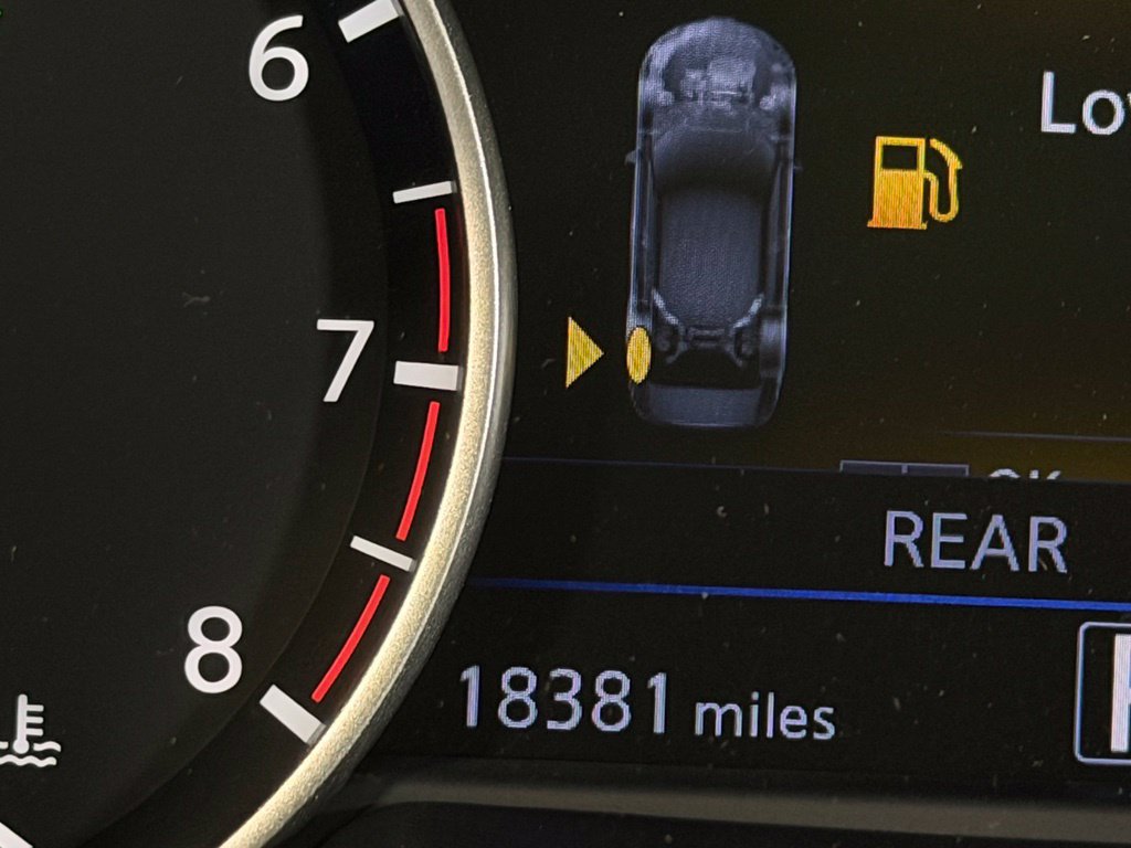Used 2023 Nissan Maxima SR w/ Sport Mat Group FWD image 16