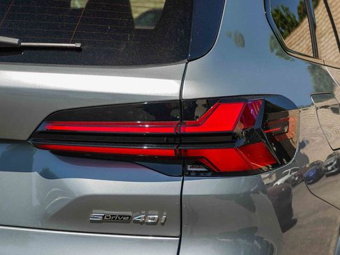 New 2026 BMW X5 sDrive40i w/ M Sport Package image 7