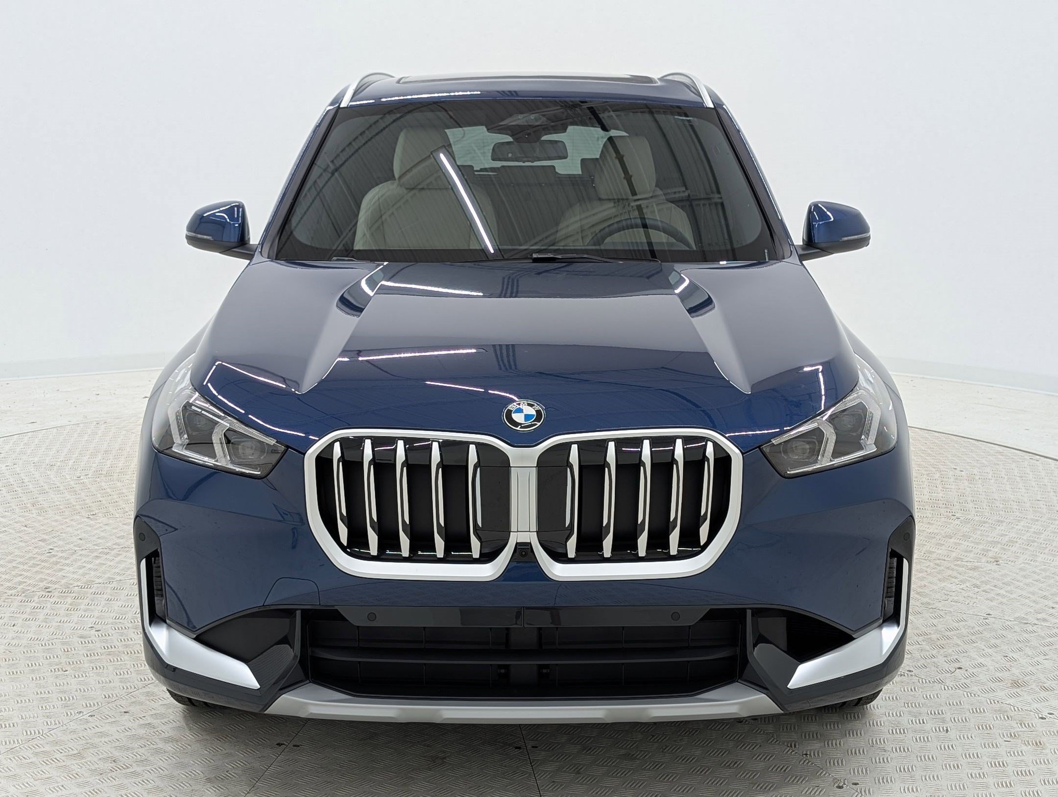 Used 2025 BMW X1 xDrive28i w/ Premium Package AWD/4WD image 6