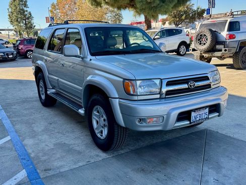 Used 2000 Toyota 4Runner Limited image 4