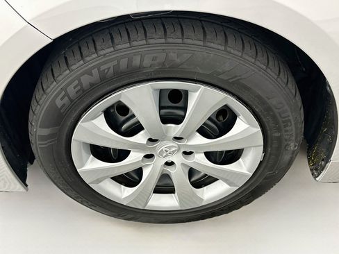 Used 2023 Toyota Corolla LE FWD image 11