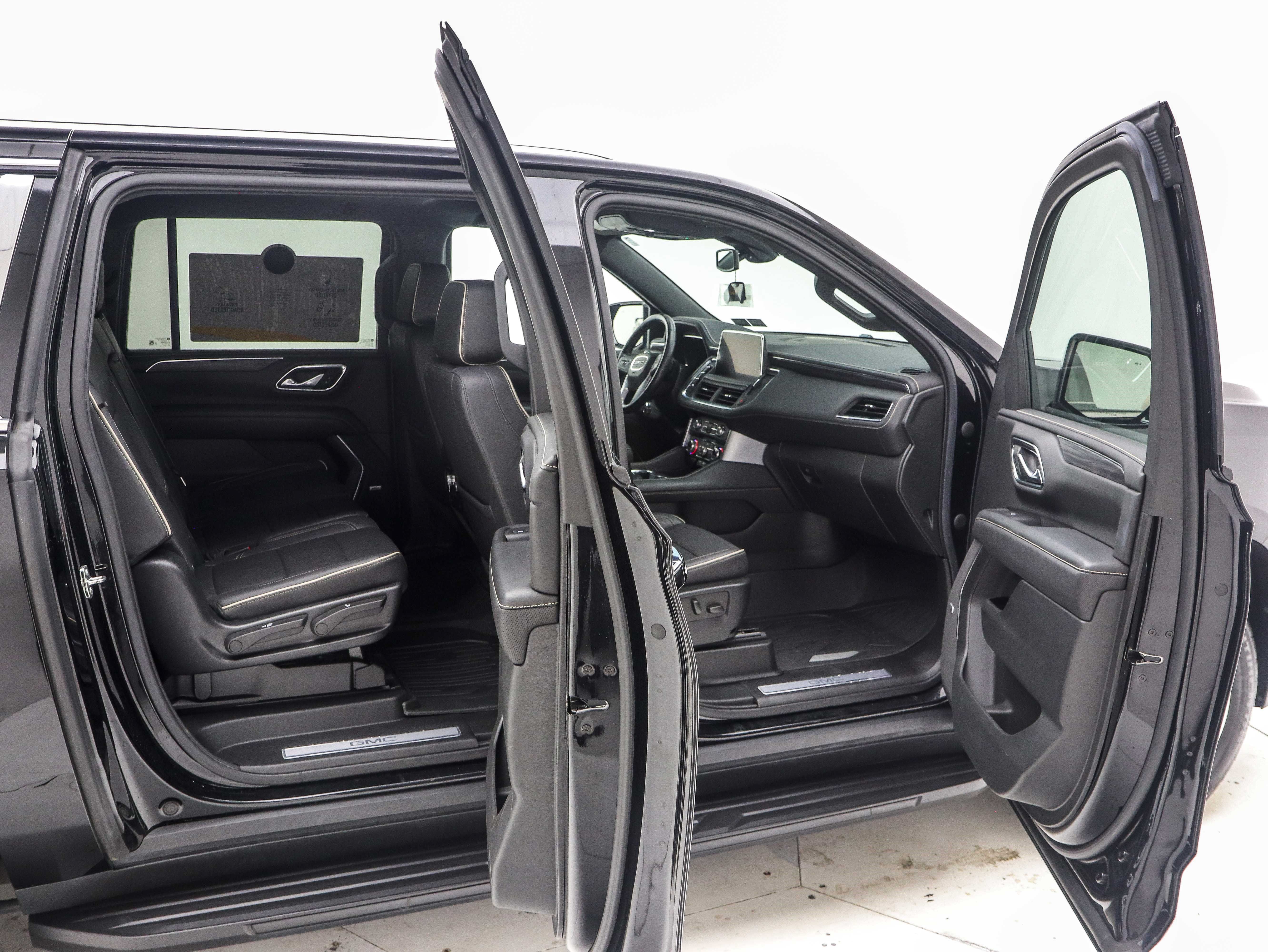 Used 2022 GMC Yukon XL SLT AWD/4WD image 11