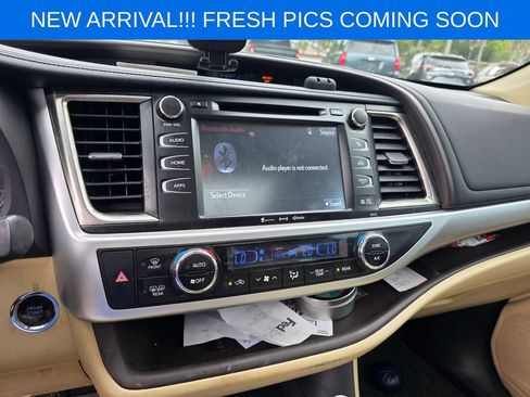 Used 2018 Toyota Highlander XLE FWD image 12