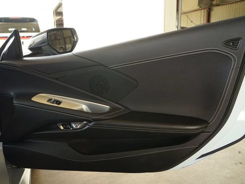 Used 2021 Chevrolet Corvette Stingray Coupe w/ Z51 Performance Package RWD image 19