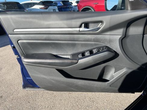 Used 2024 Nissan Altima 2.5 SR image 48