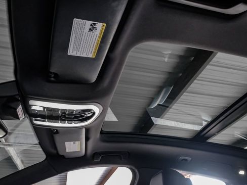 Used 2018 Porsche Macan Sport Edition image 22