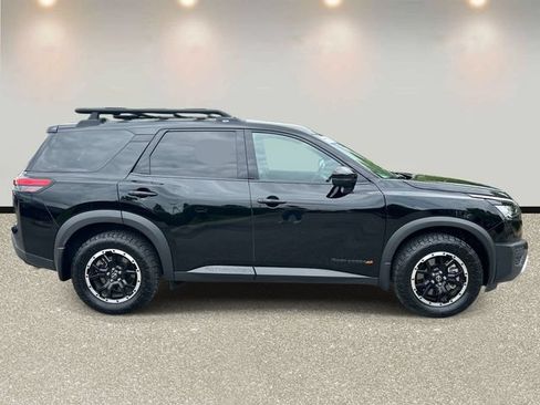 Used 2025 Nissan Pathfinder Rock Creek AWD/4WD image 4