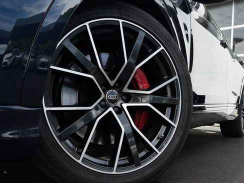 Used 2023 Audi SQ8 Prestige AWD/4WD image 28