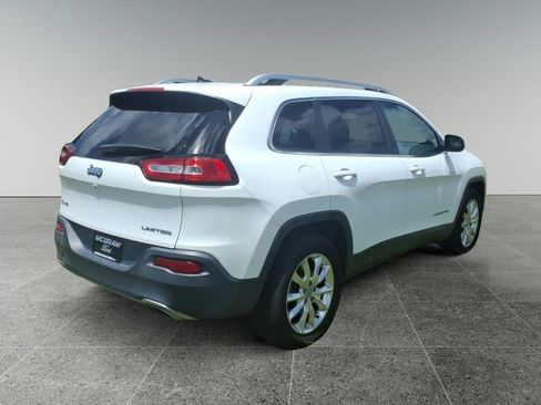 Used 2015 Jeep Cherokee Limited w/ Luxury Group AWD/4WD image 6