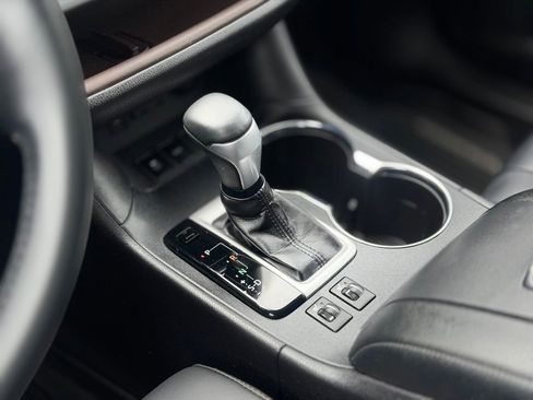 Used 2019 Toyota Highlander XLE AWD/4WD image 19