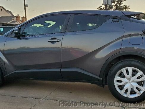 Used 2019 Toyota C-HR LE image 21