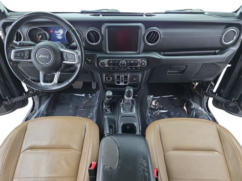Used 2020 Jeep Gladiator Overland AWD/4WD image 9