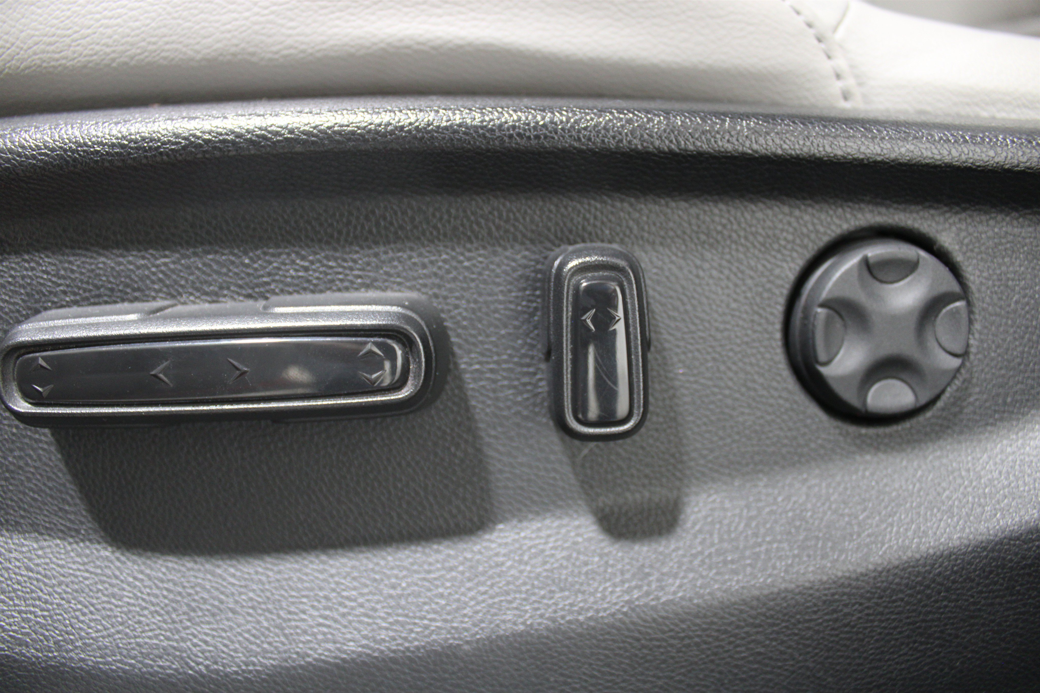Used 2021 Honda CR-V EX-L image 13