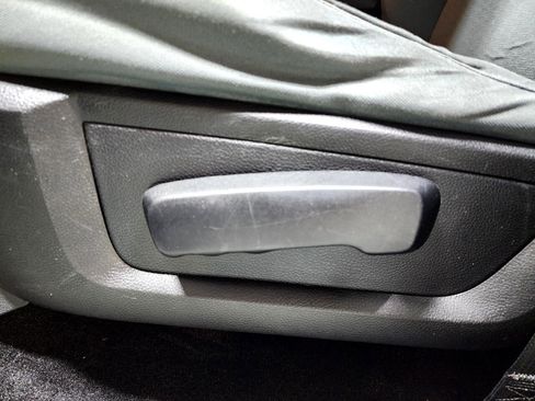 Used 2013 RAM 1500 Classic SLT w/ Premium Display Pkg image 17