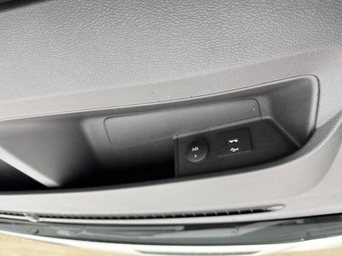 Used 2024 Ford Transit 250 Low Roof w/ Exterior Upgrade Package image 19