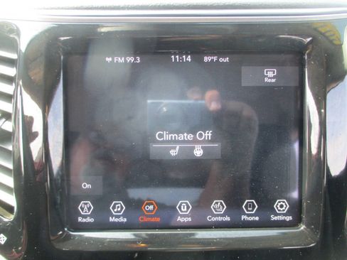 Used 2019 Jeep Cherokee Limited AWD/4WD image 11