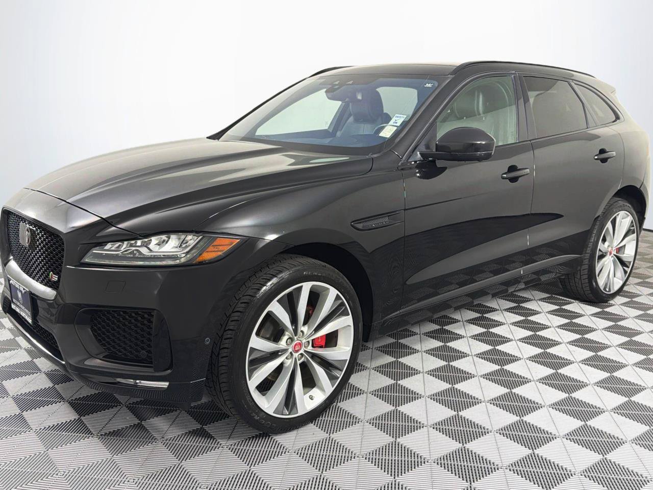 Used 2018 Jaguar F-PACE S AWD/4WD image 6