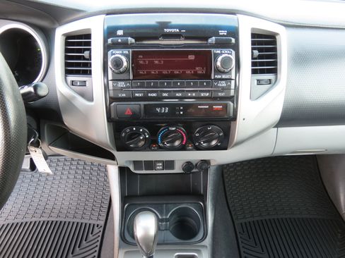 Used 2012 Toyota Tacoma PreRunner w/ TRD Off-Road Pkg image 18